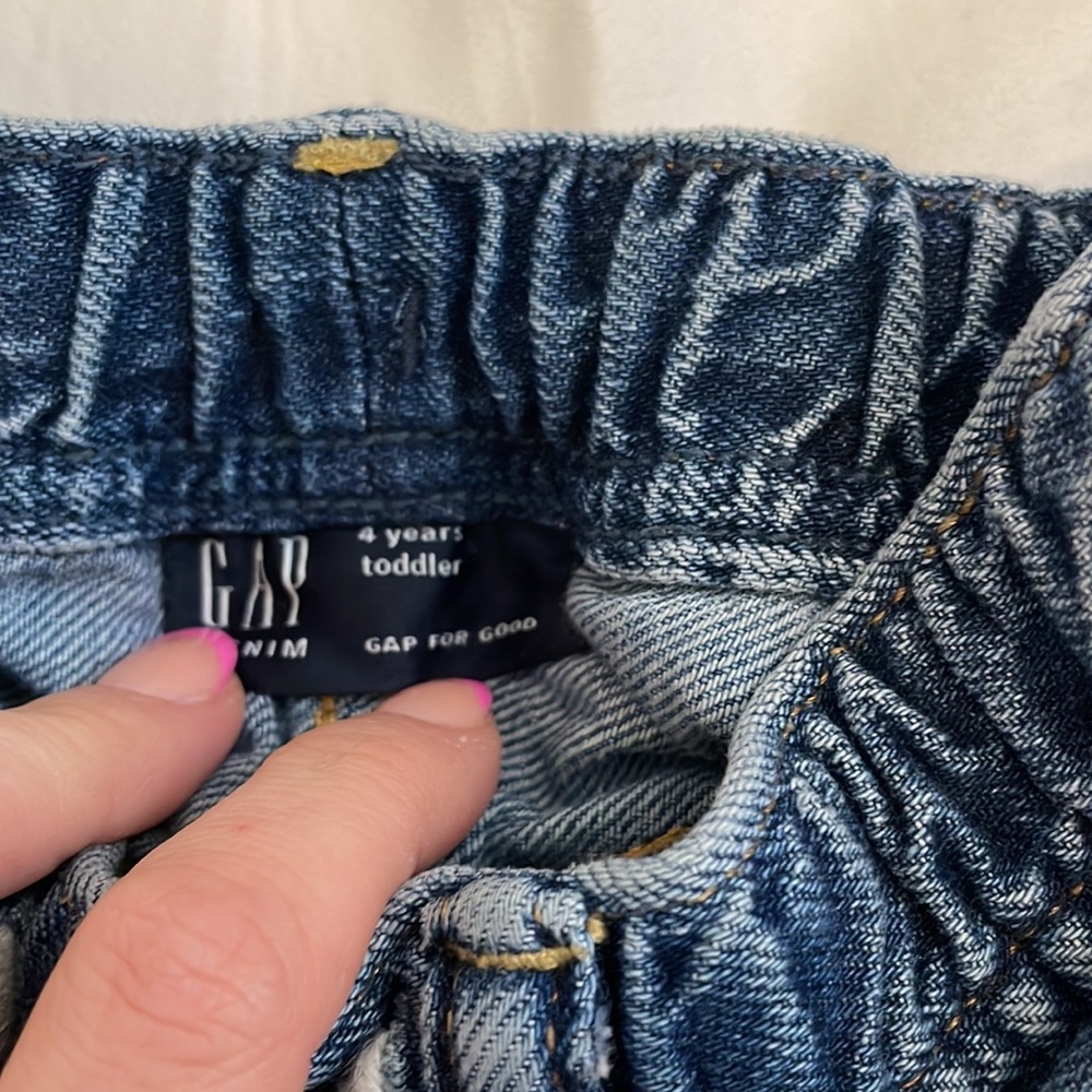 Elastic waist shorts - Picture 2 of 3